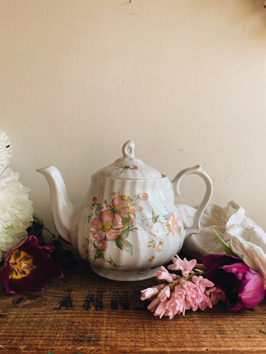 Vintage Rayware Floral Scalloped Teapot