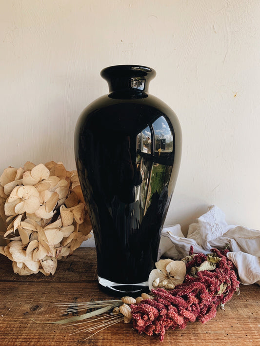 Large Vintage Black Glass Vase (UK shipping only)