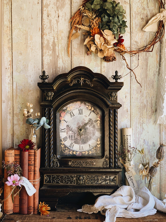 Vintage Wooden Clock (battery powered) UK SHIPPING ONLY