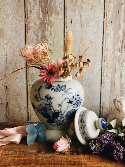 Large Vintage Blue & White Floral Ginger Jar