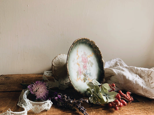 Vintage Floral Dish (stand)