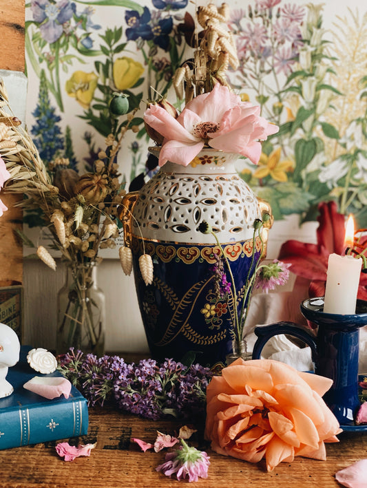 Vintage Decorative Rocco Vase with Gilt Detailing
