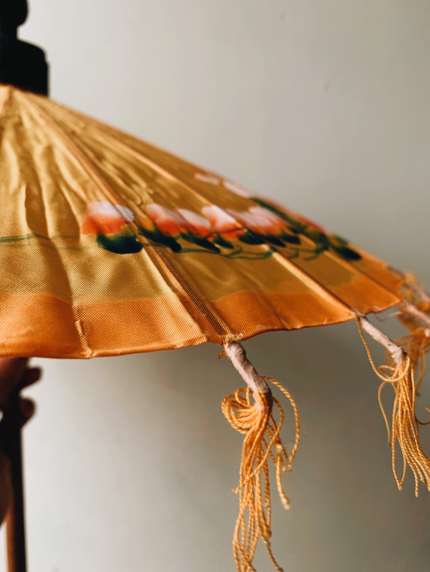 Vintage Oriental Wooden & Fabric Umbrella (UK SHIPPING ONLY)