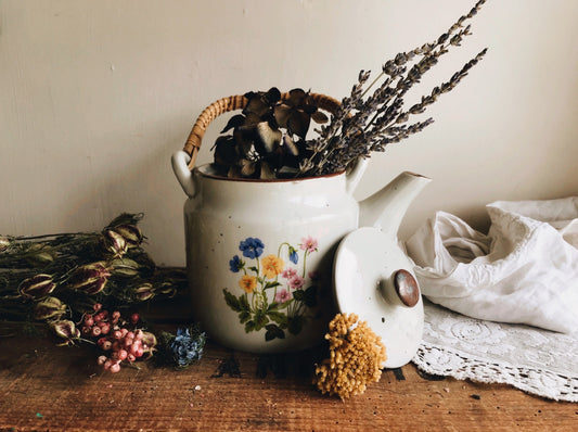 Vintage Floral Speckle Ceramic Bamboo Teapot