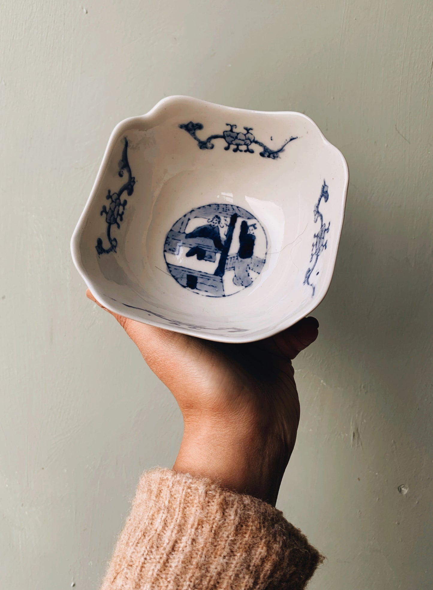 Vintage Hand~painted Oriental Narrative Bowl
