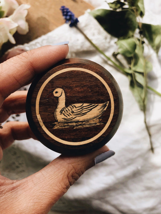 Vintage Goose Engraved Wooden Pot with Lid - Stone & Sage 