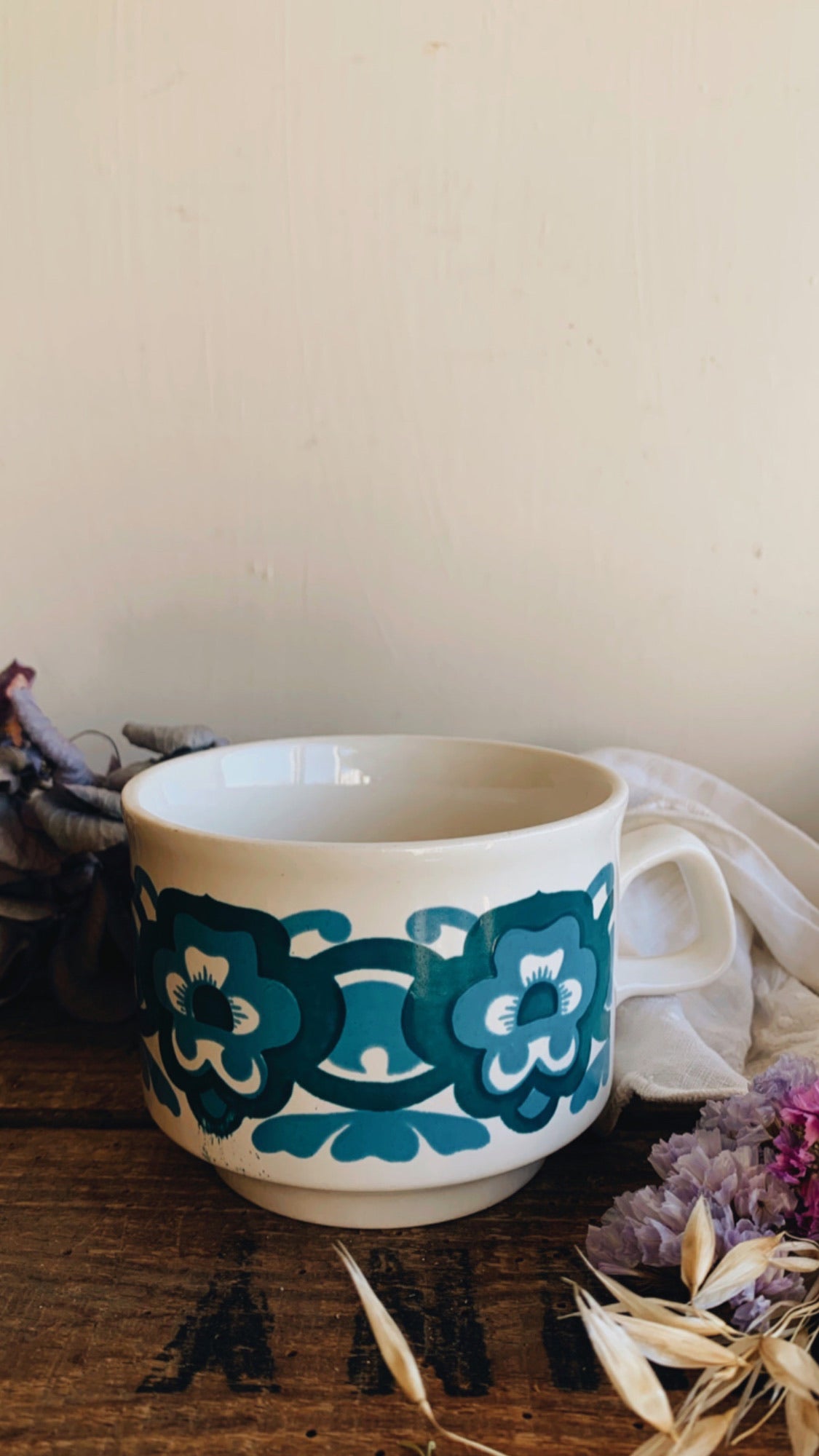 1970’s Retro Blue Floral Transfer Cup