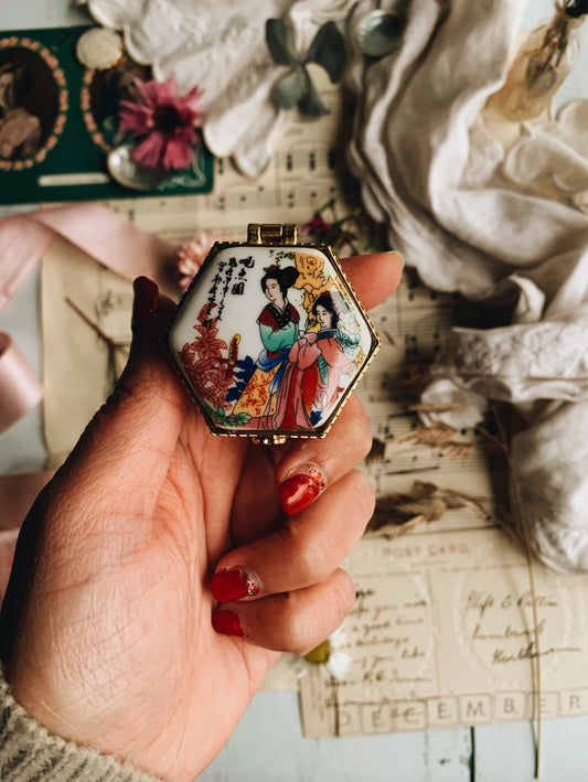 Vintage Oriental Narrative Pot