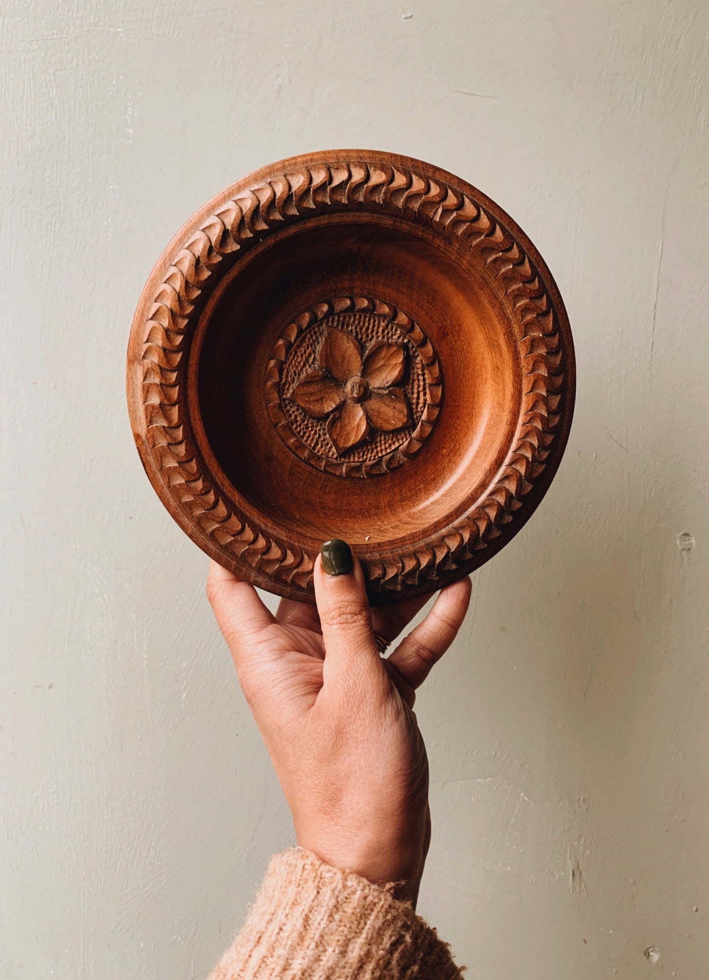 Vintage Wooden Hand~carved Botanica Floral Wall Motif / Dish