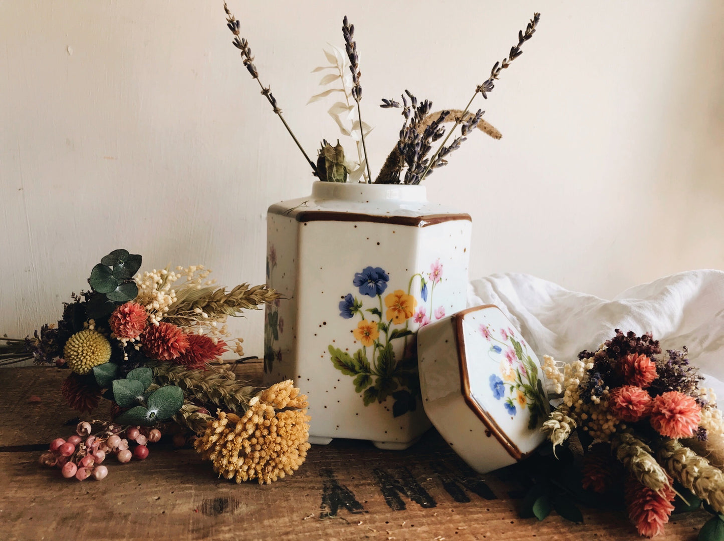 Vintage Ceramic Speckle Floral Pot with Top