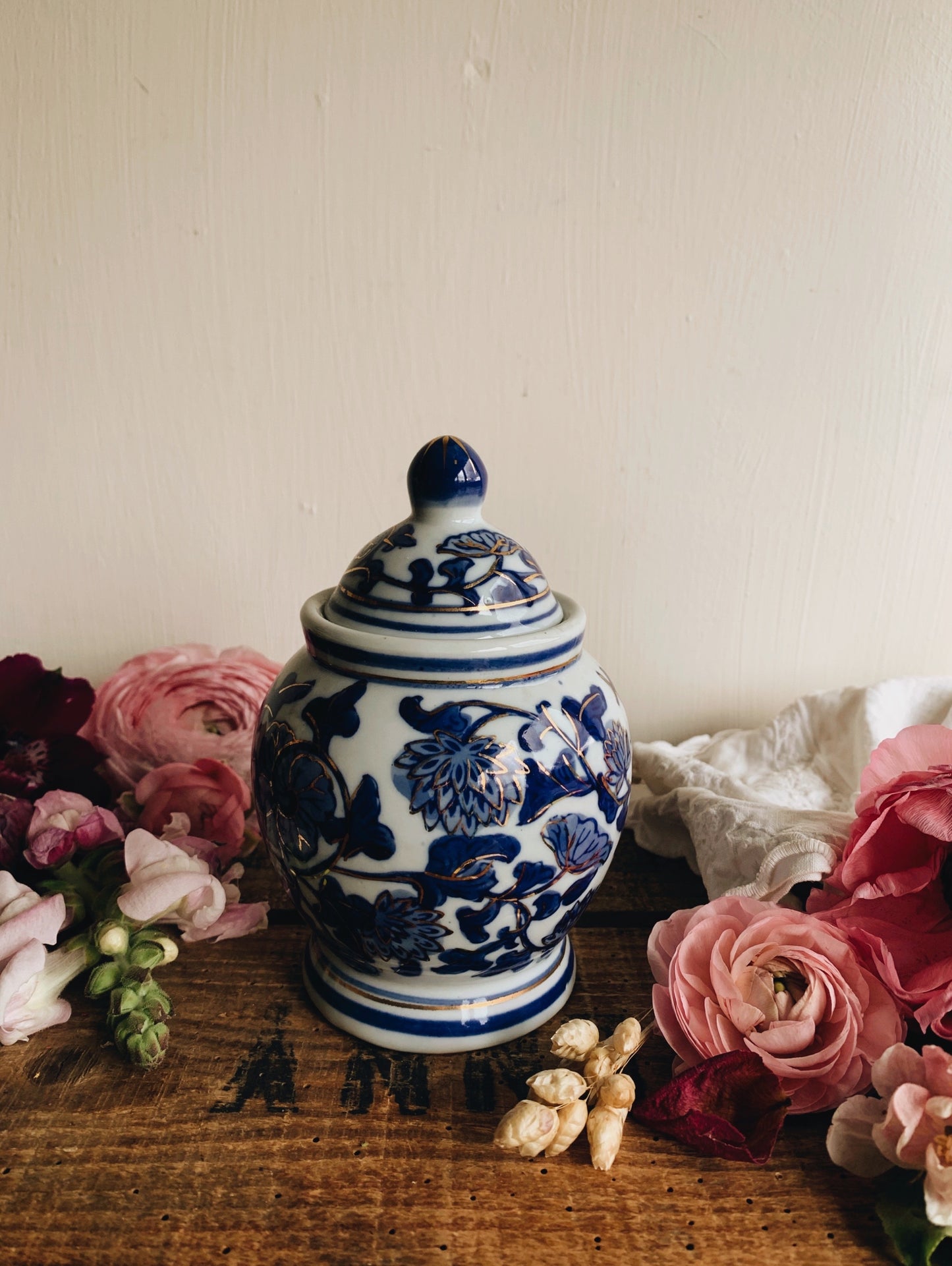 Vintage Oriental Blue & White Floral Ginger Jar with Gilt Detailing