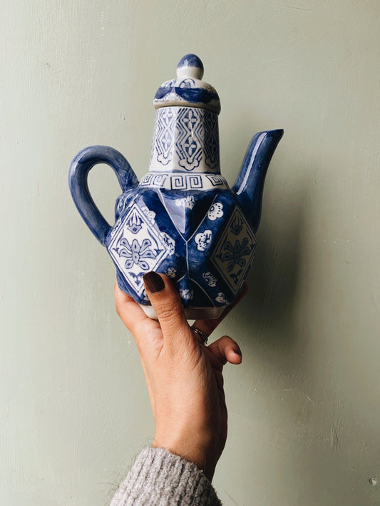 Vintage Blue & White Decorative Oriental Teapot