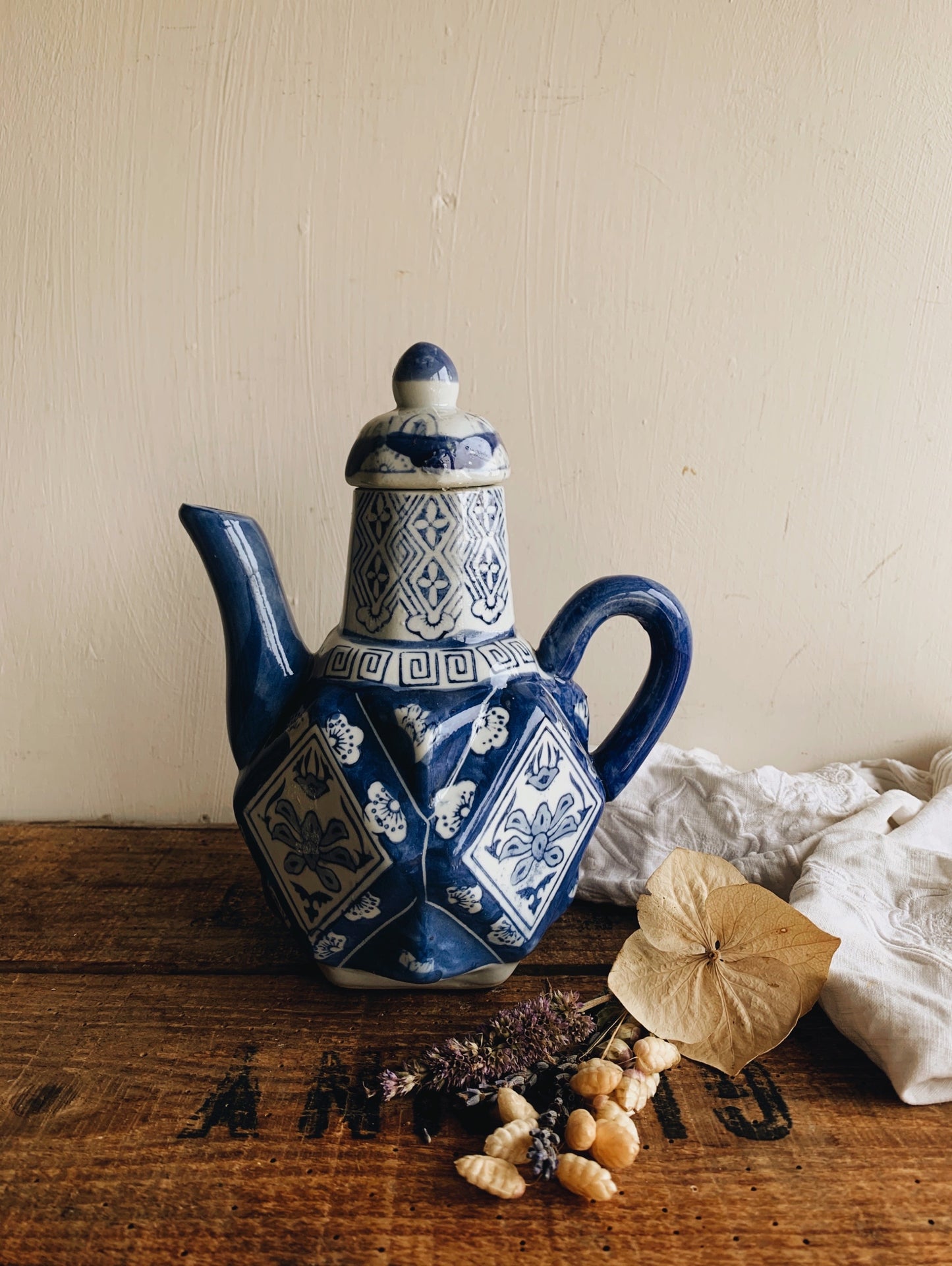 Vintage Blue & White Decorative Oriental Teapot