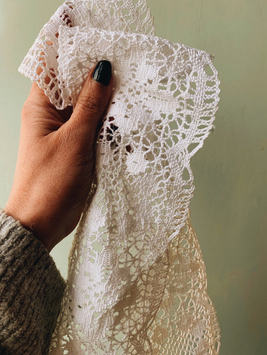 Large Vintage Lace Trim