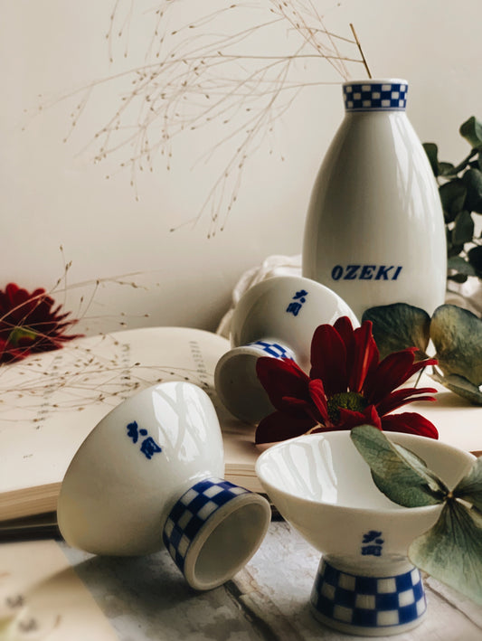 Vintage Japanese Ozeki Set (bottle & three cups)