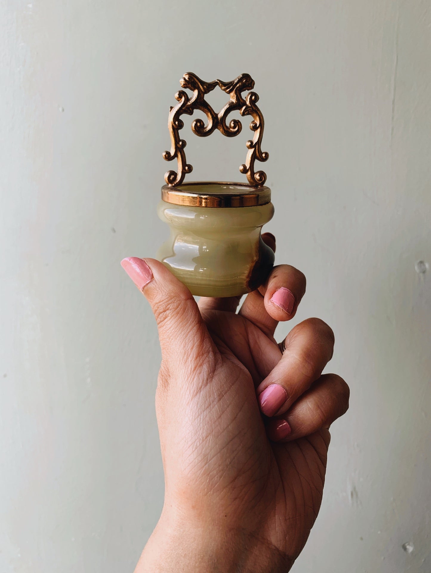 Vintage Italian Onyx Well Ornament
