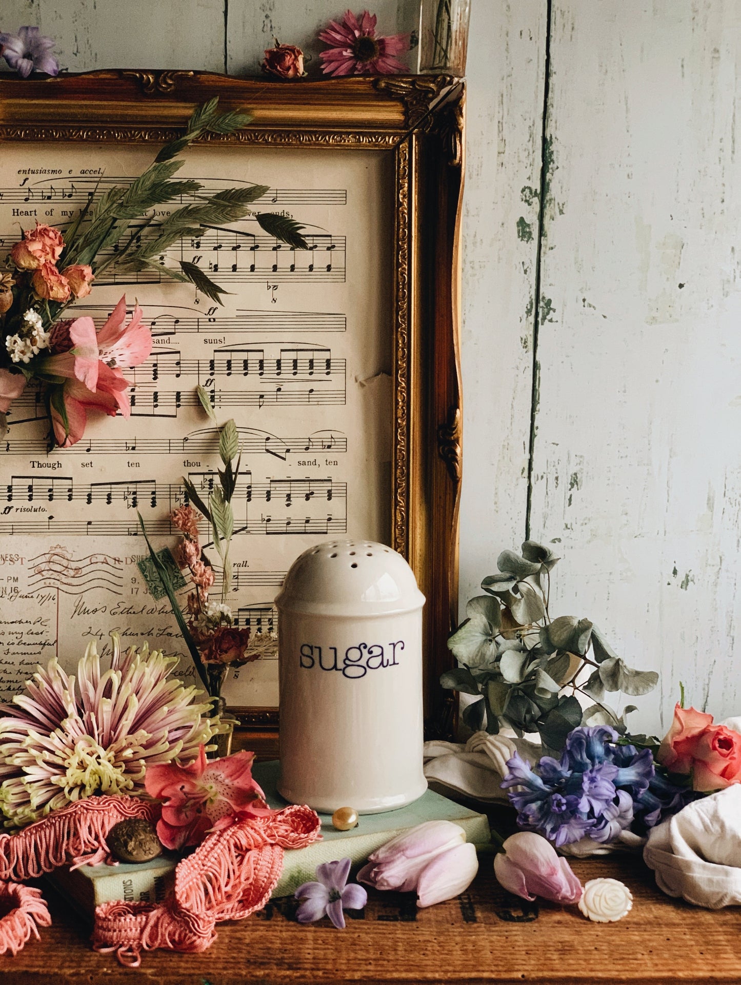 Kitsch Sugar Ceramic Shaker