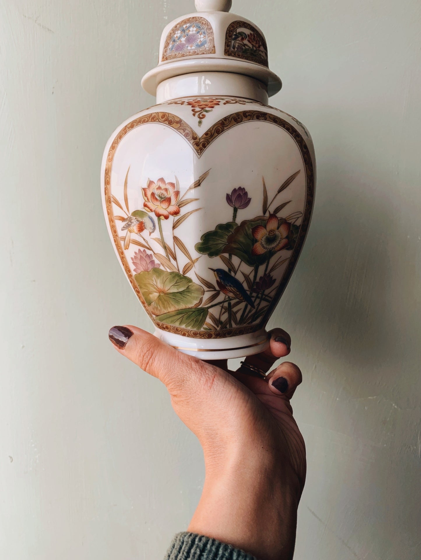 Large Vintage Oriental Birds & Florals Ginger Jar with Top