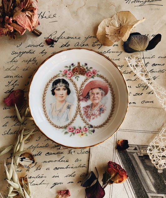 British Memorabilia R.Albert Ceramic “Queen”