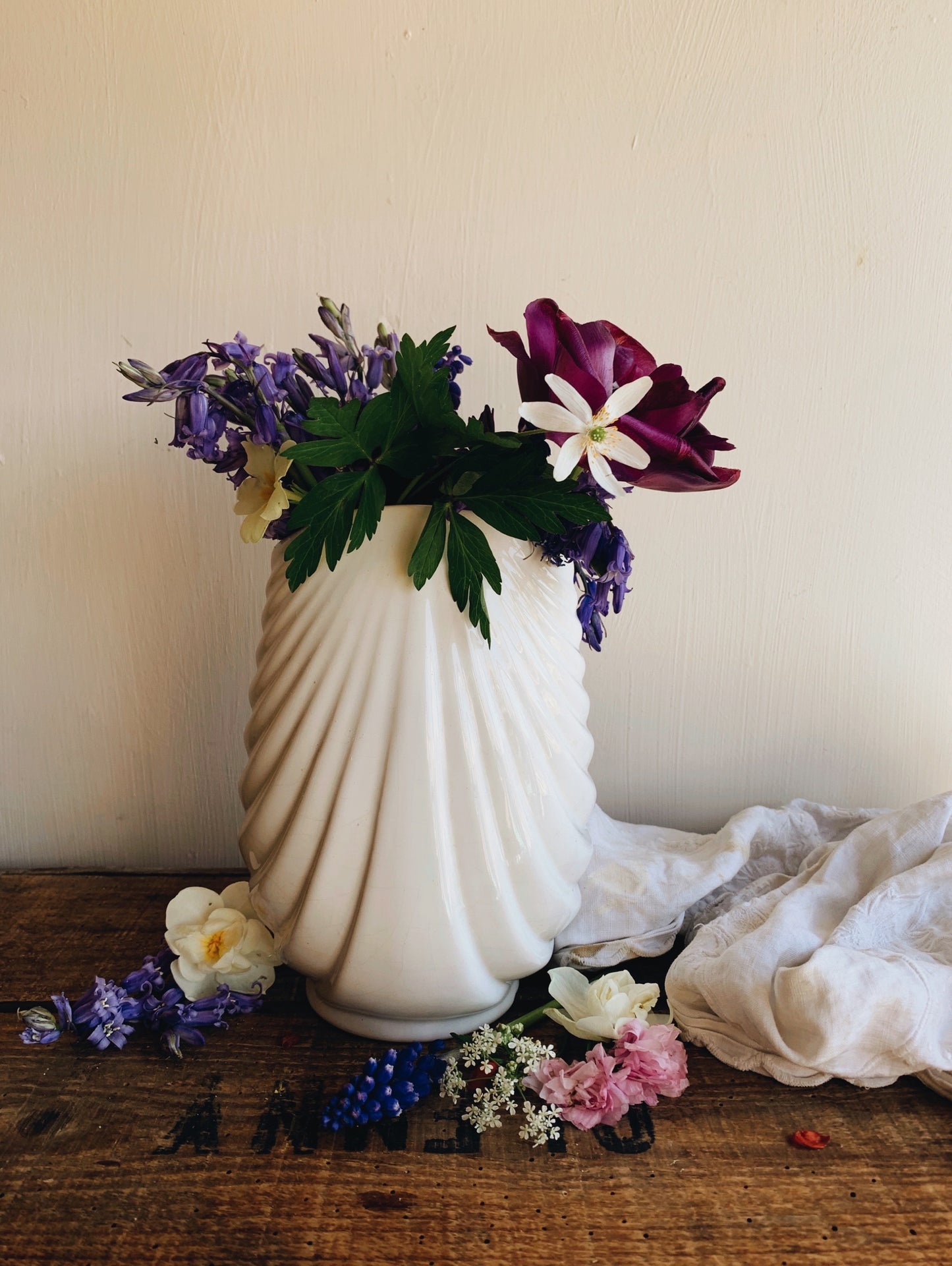 Vintage Art Deco Shell Scalloped Vase
