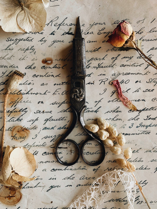 Antique Scissors (UK shipping only)