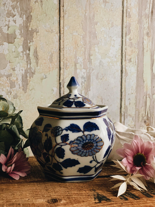 Vintage Blue & Gilt Decorative Ginger Jar