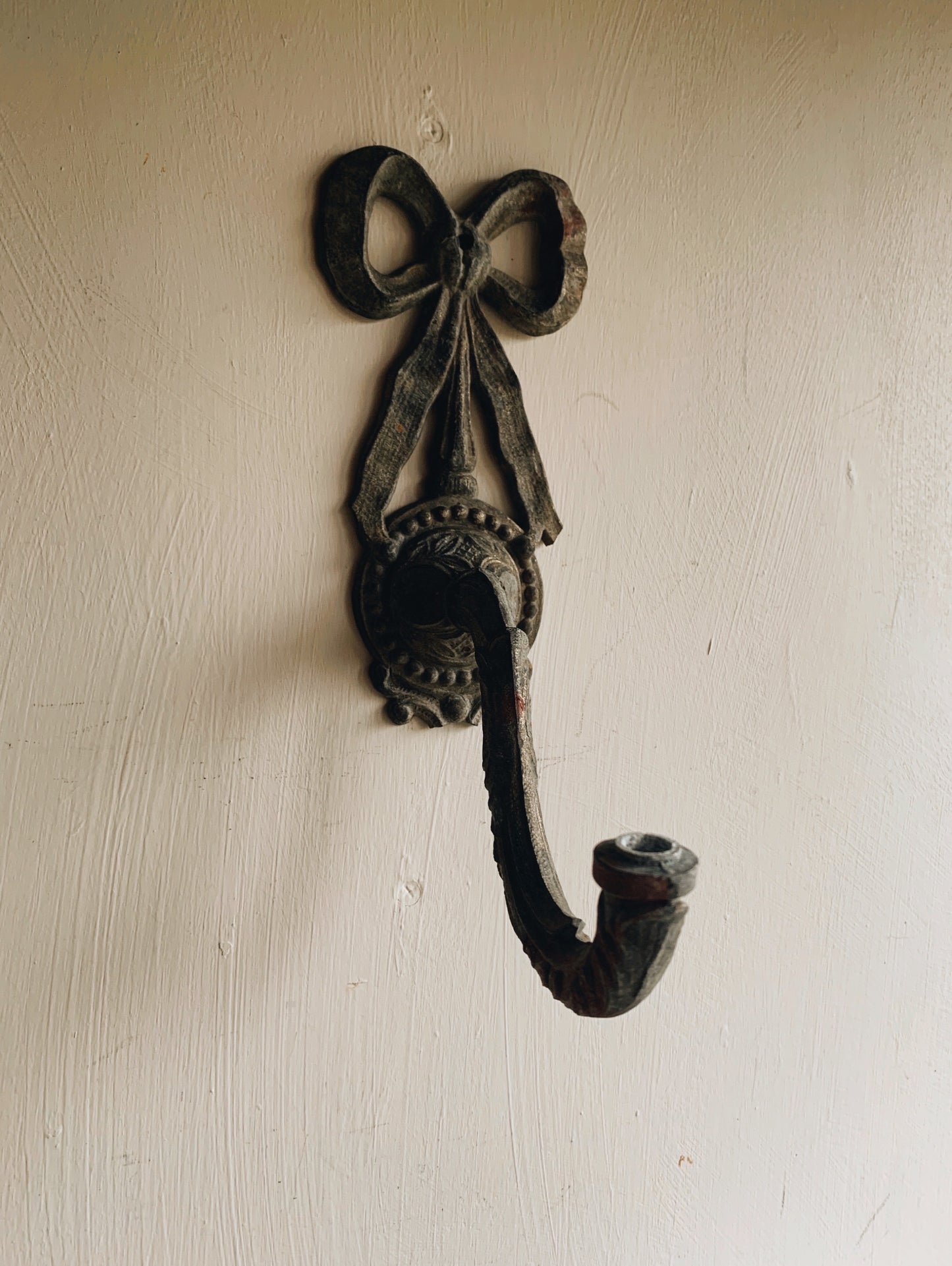 Antique Patina Decorative Bow Tap Accessory