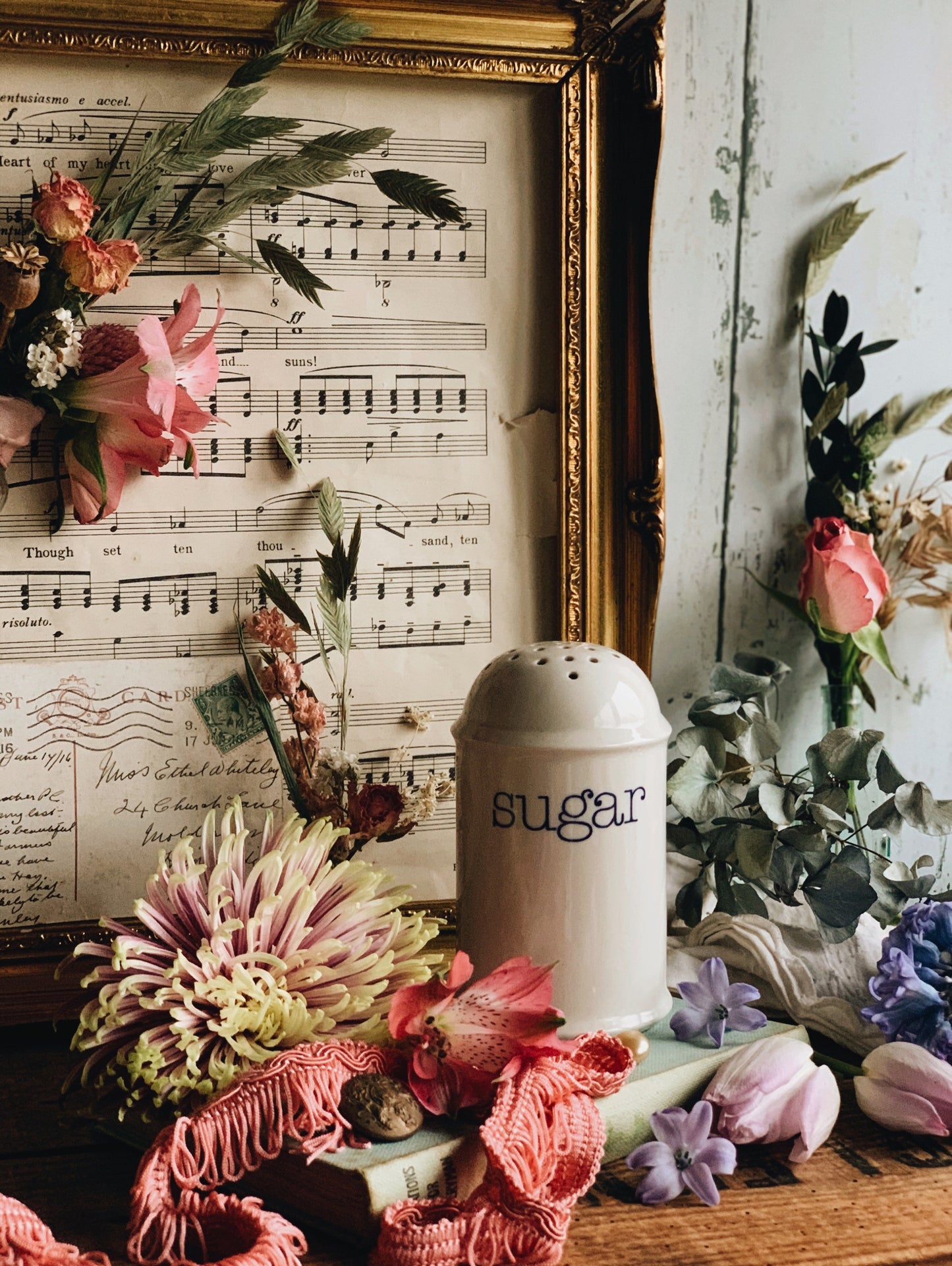 Kitsch Sugar Ceramic Shaker