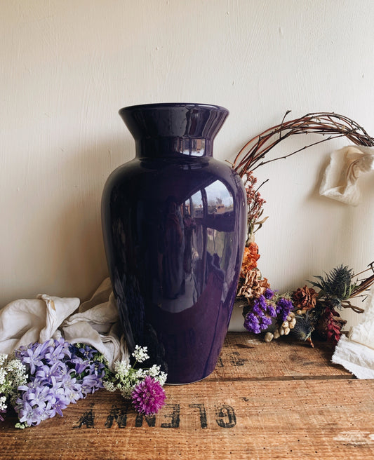 Large Vintage Purple Vase (UK SHIPPING ONLY)