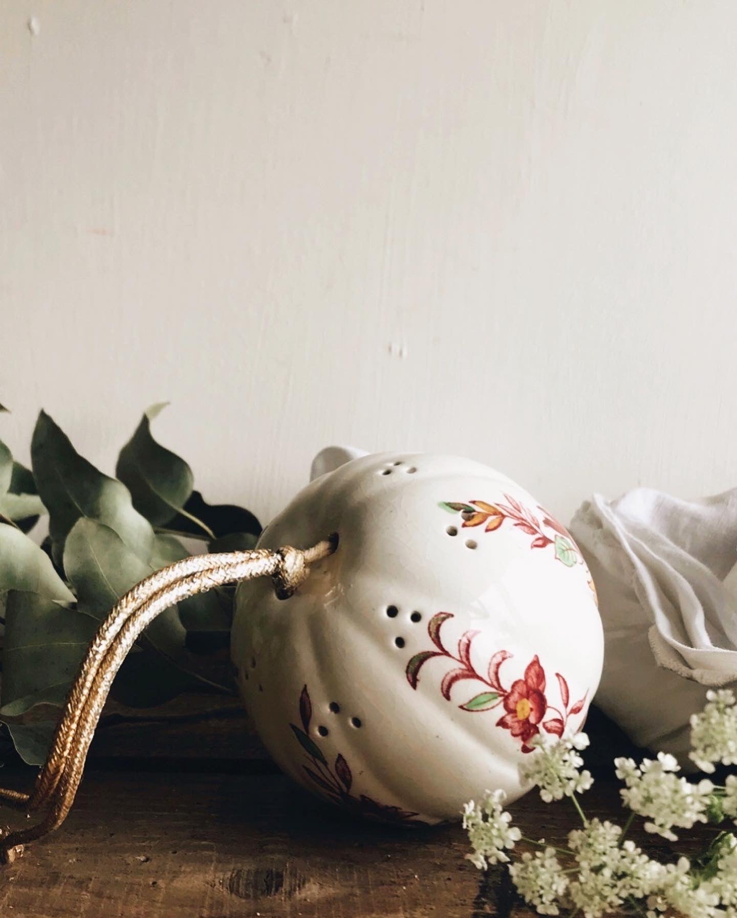 Vintage Floral Ceramic Pomander - Stone & Sage 