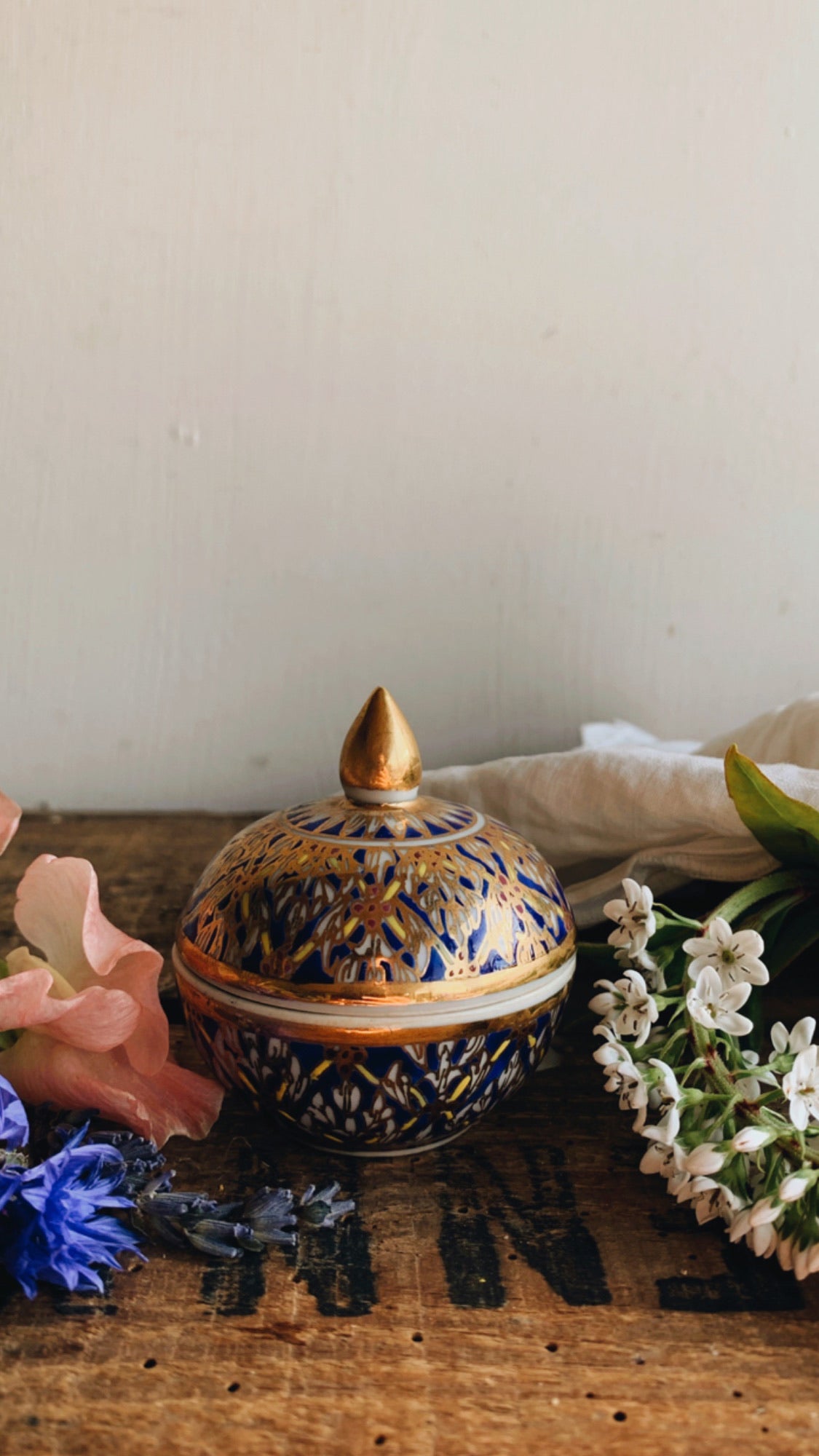 Vintage Blue Decorative Ceramic Pot