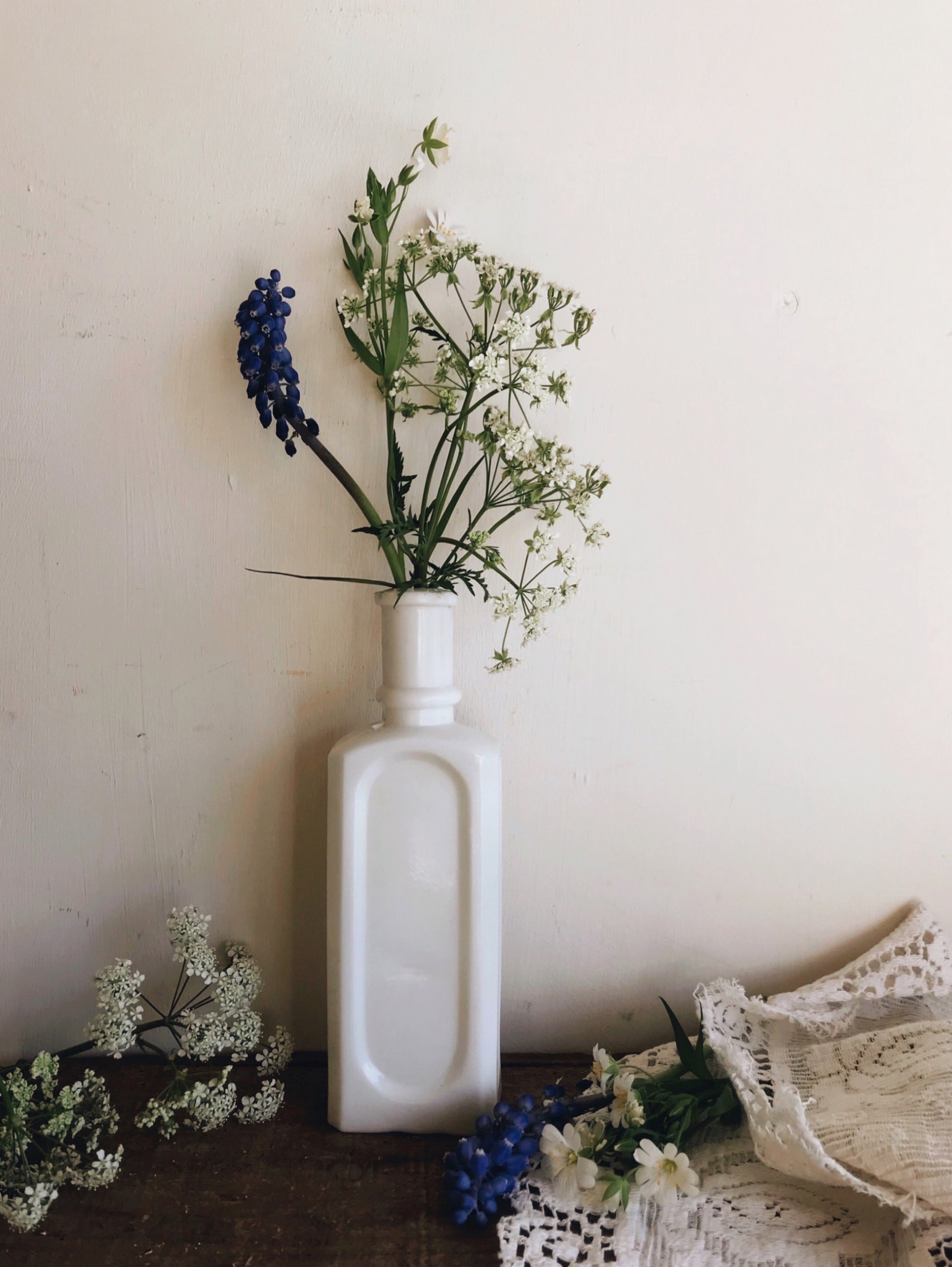 Early 19th Century White Apothecary Bottle - Stone & Sage 