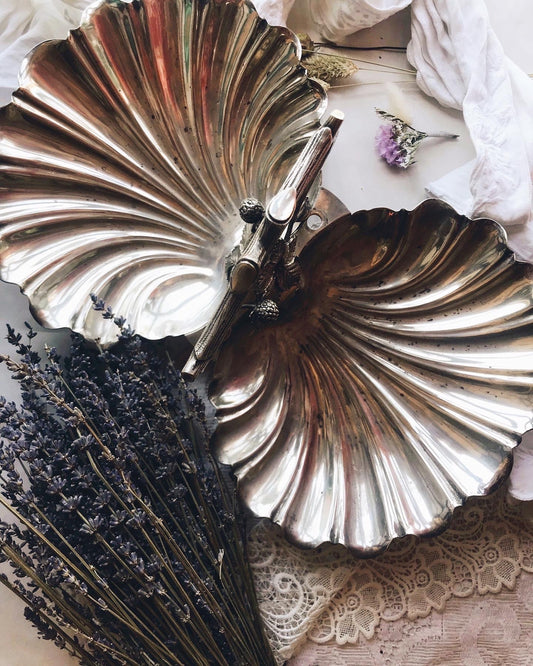 Large Vintage Double Shell & Bramble Dish