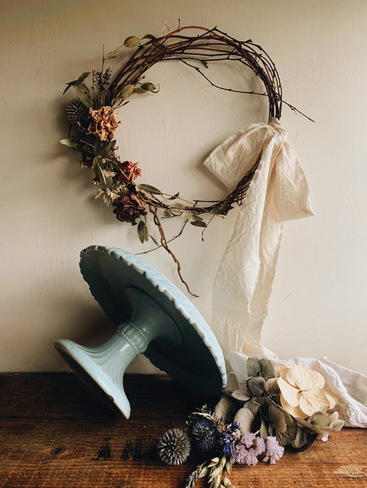 Vintage Blue Decorative Detailing Ceramic Cake Stand (UK shipping only)