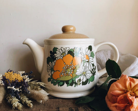 Retro Sadler Floral Teapot