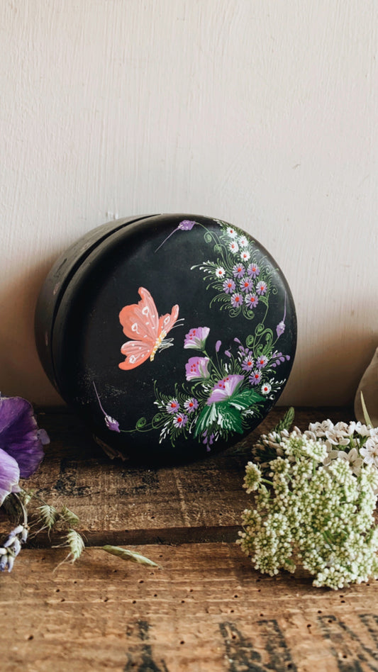 Vintage Butterfly Pot (large)