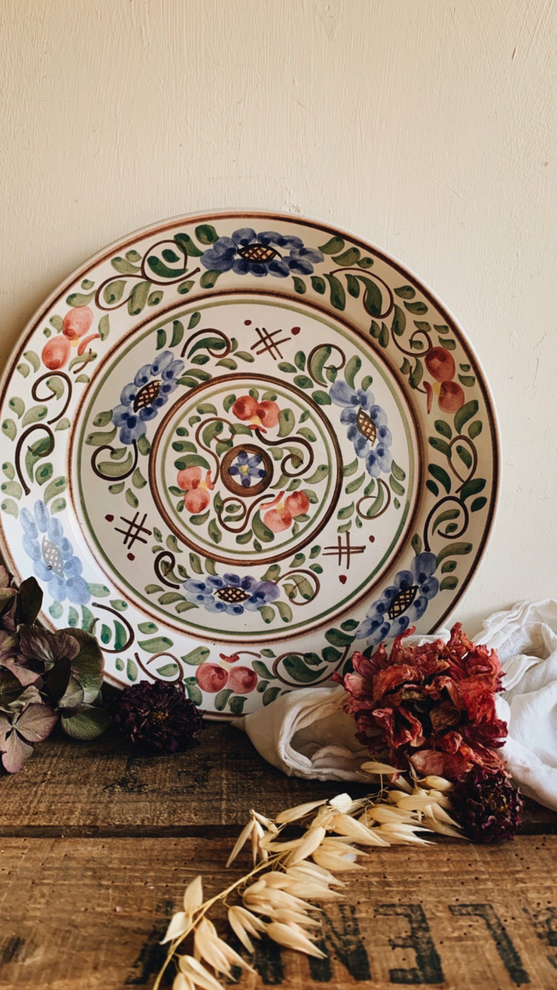 Vintage Floral Decorative Motif Plate